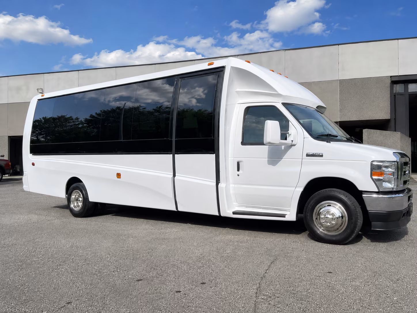 guest shuttles to zephyr wine bar and wedding venues around reno