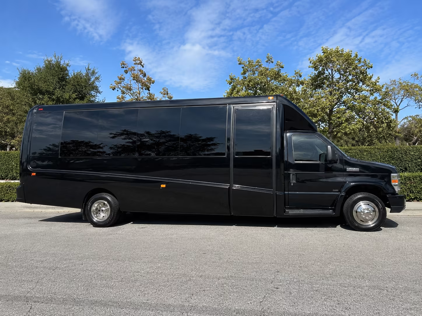 reno construction and film crew shuttle buses